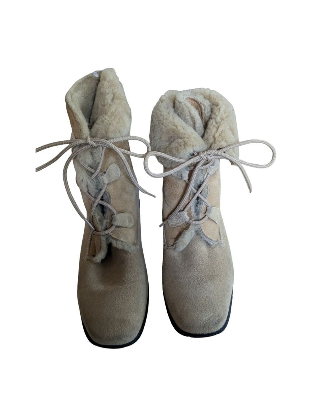 Maxine of Canada lace up boots Size 9.5 Shearing Lining